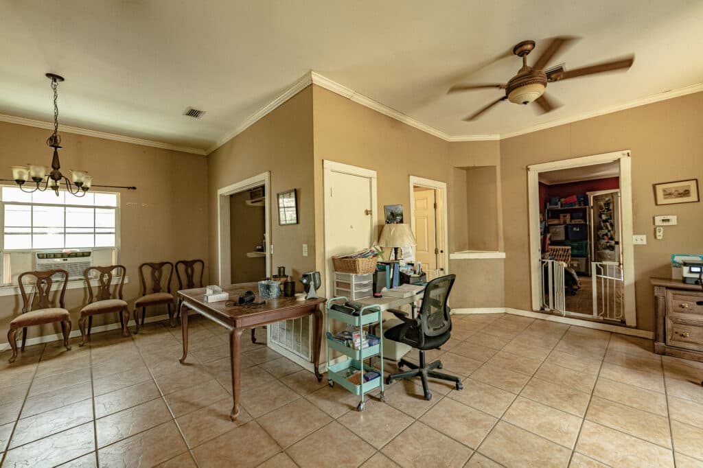 921 CR 359, Shiner, TX 77984 — public listing photo 10