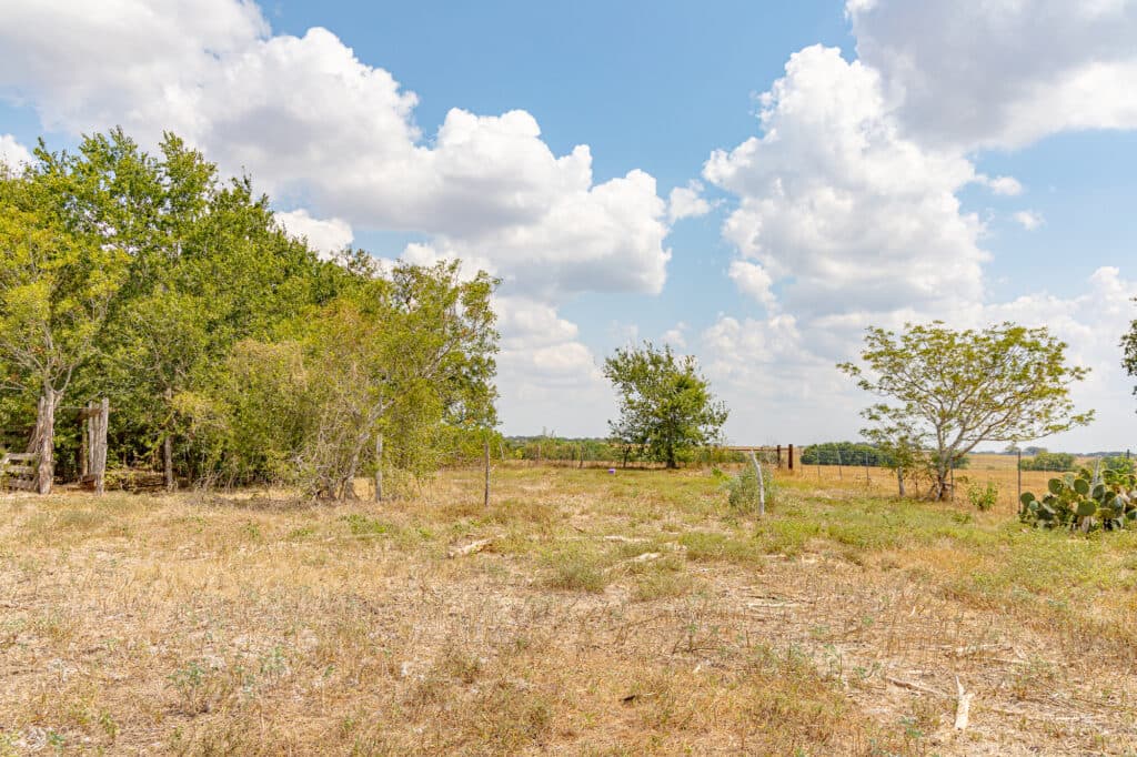 921 CR 359, Shiner, TX 77984 — public listing photo 15