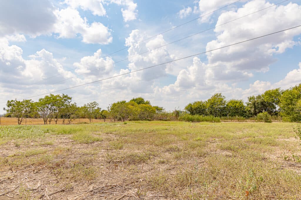 921 CR 359, Shiner, TX 77984 — public listing photo 19