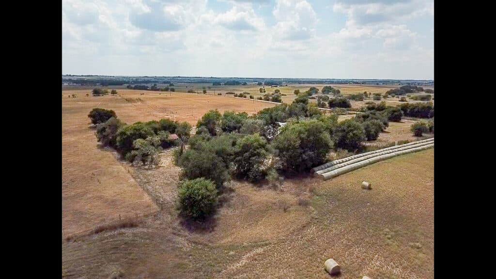 921 CR 359, Shiner, TX 77984 — public listing photo 21