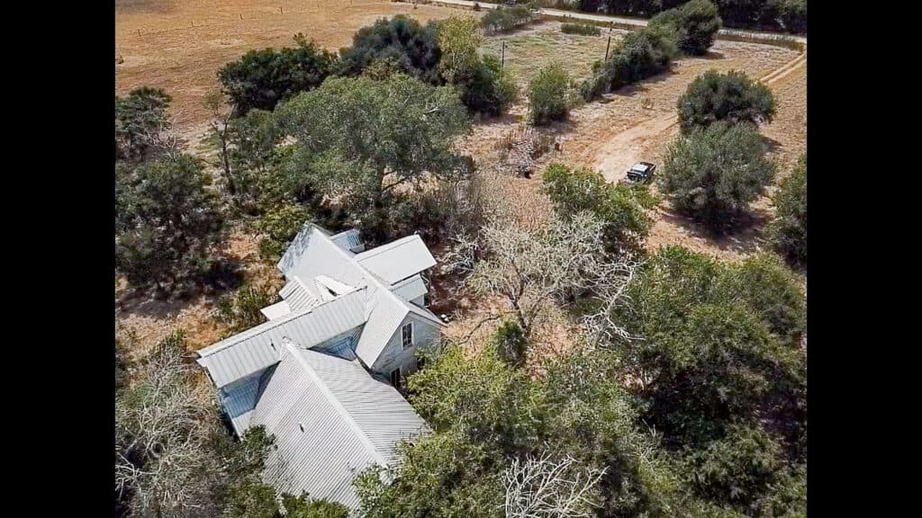 921 CR 359, Shiner, TX 77984 — public listing photo 23