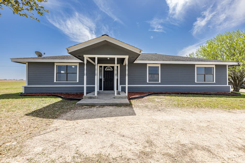 985 CR 301, Shiner, TX 77984 — public listing photo 2