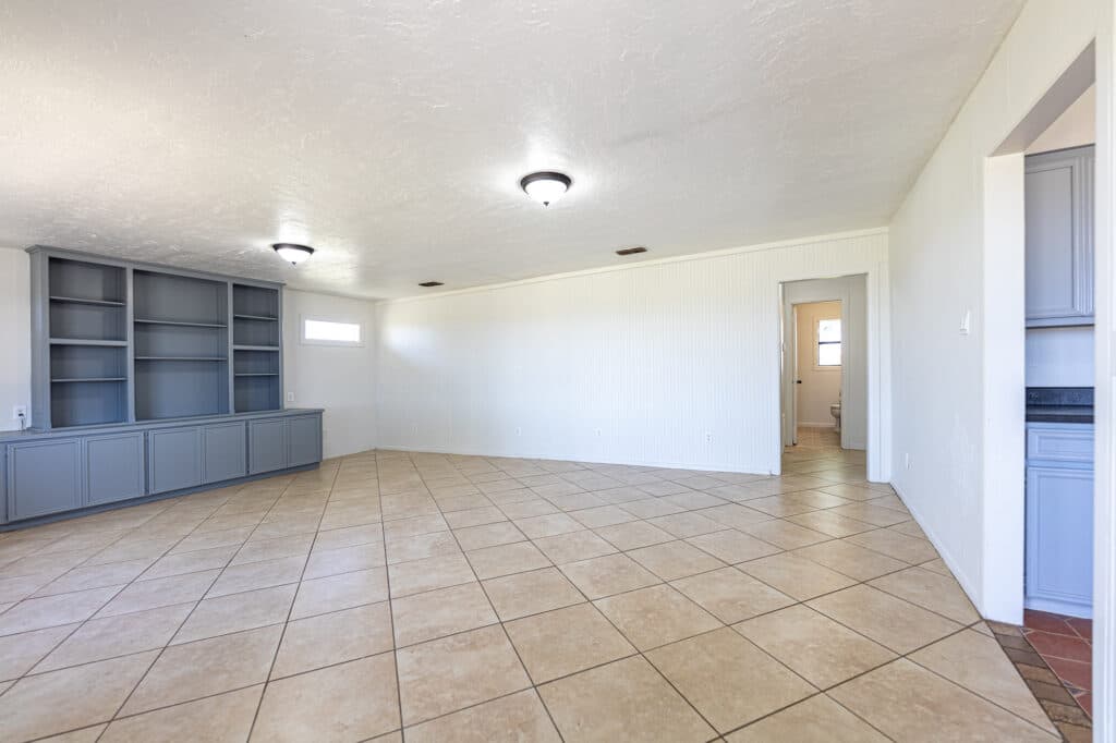 985 CR 301, Shiner, TX 77984 — public listing photo 6