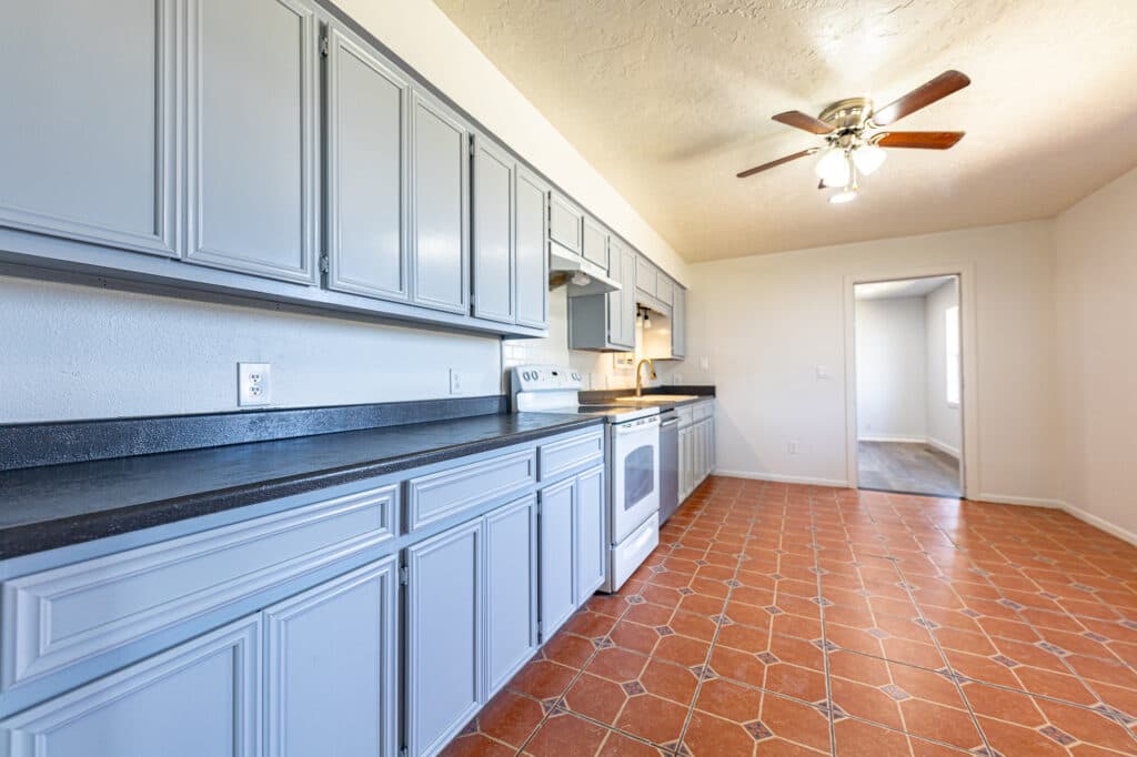 985 CR 301, Shiner, TX 77984 — public listing photo 8