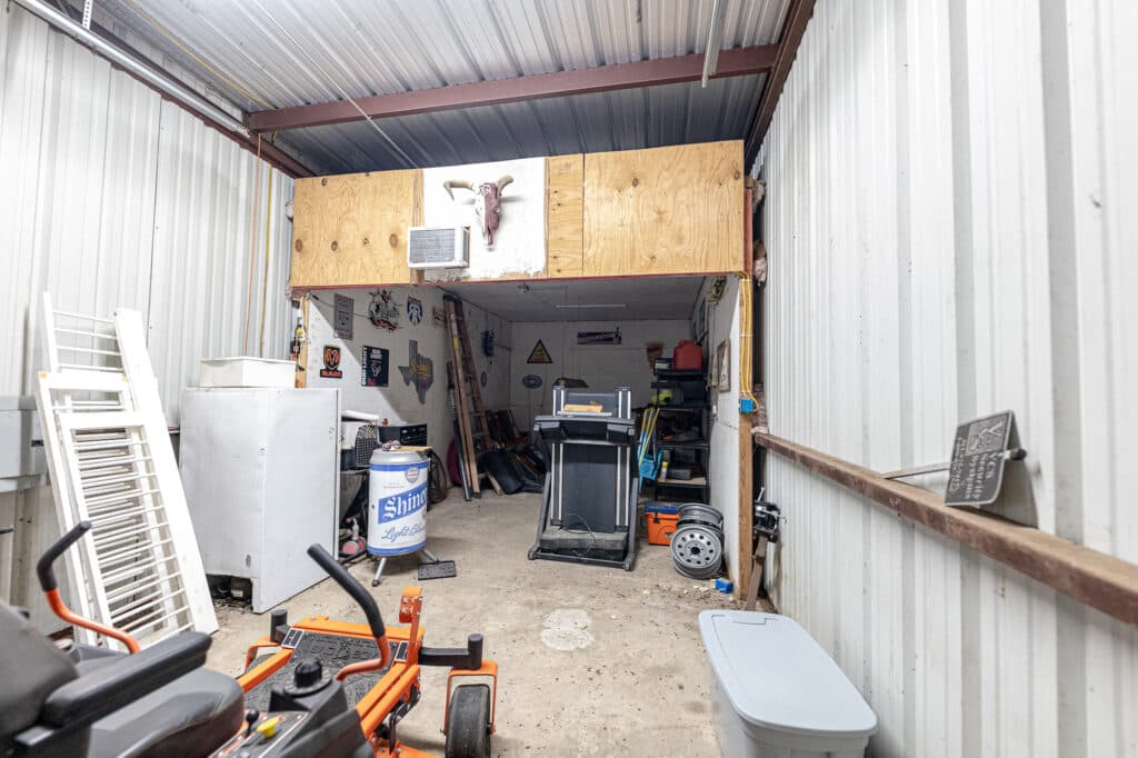 985 CR 301, Shiner, TX 77984 — public listing photo 24