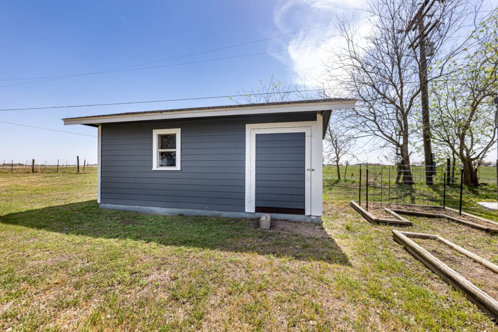 985 CR 301, Shiner, TX 77984 — public listing photo 25