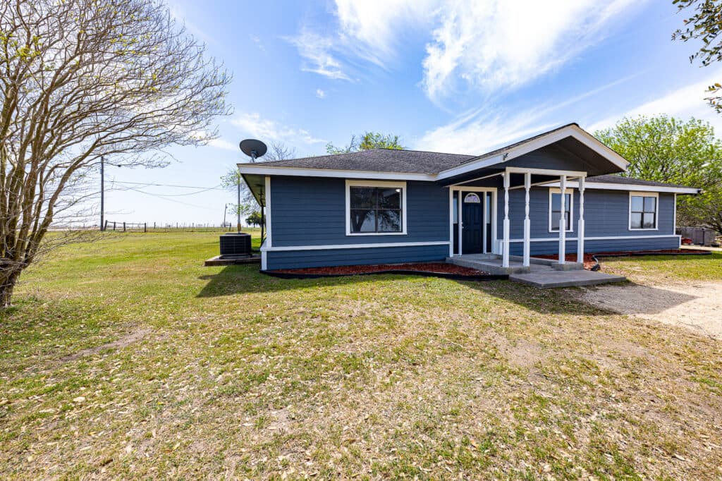 985 CR 301, Shiner, TX 77984 — public listing photo 30