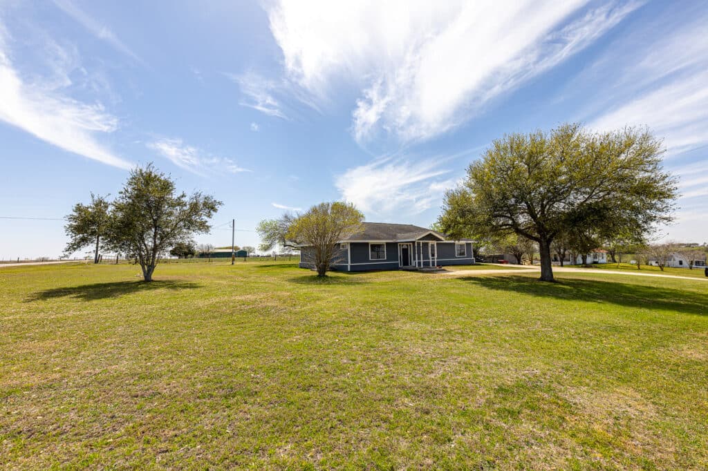 985 CR 301, Shiner, TX 77984 — public listing photo 31