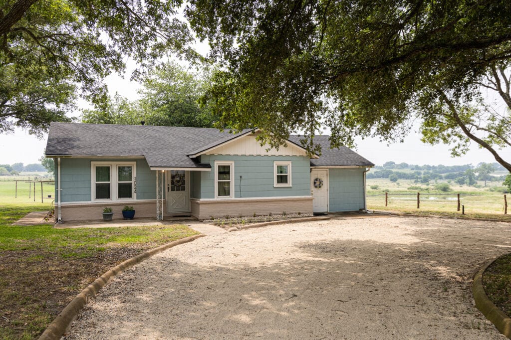 1024 S. State Highway 95, Shiner