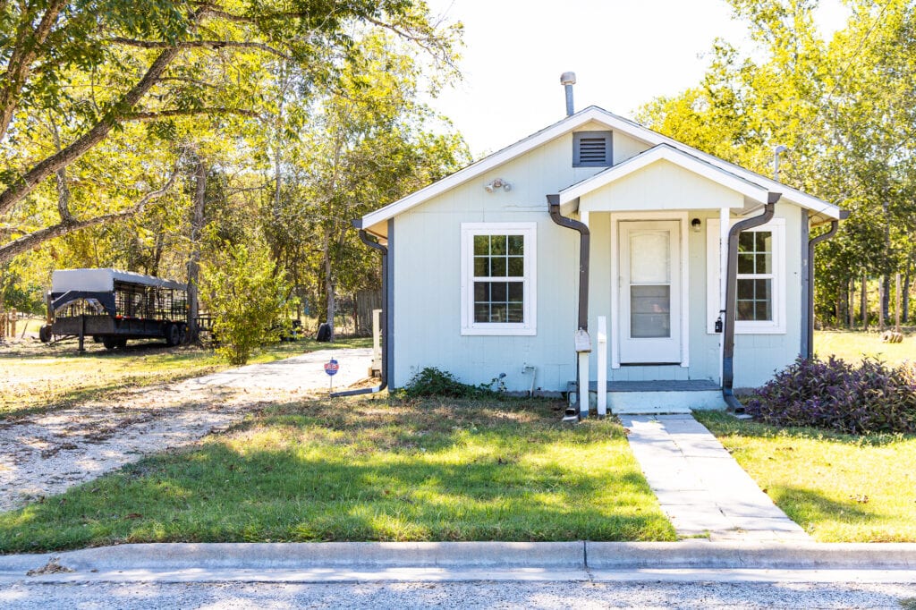 111 W. Park St., Hallettsville
