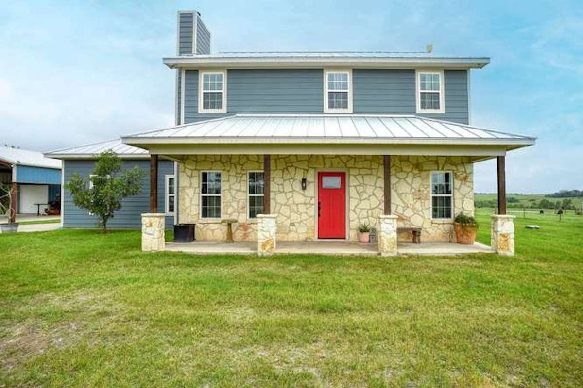 1345 E. Old Hallettsville Rd., Flatonia, TX