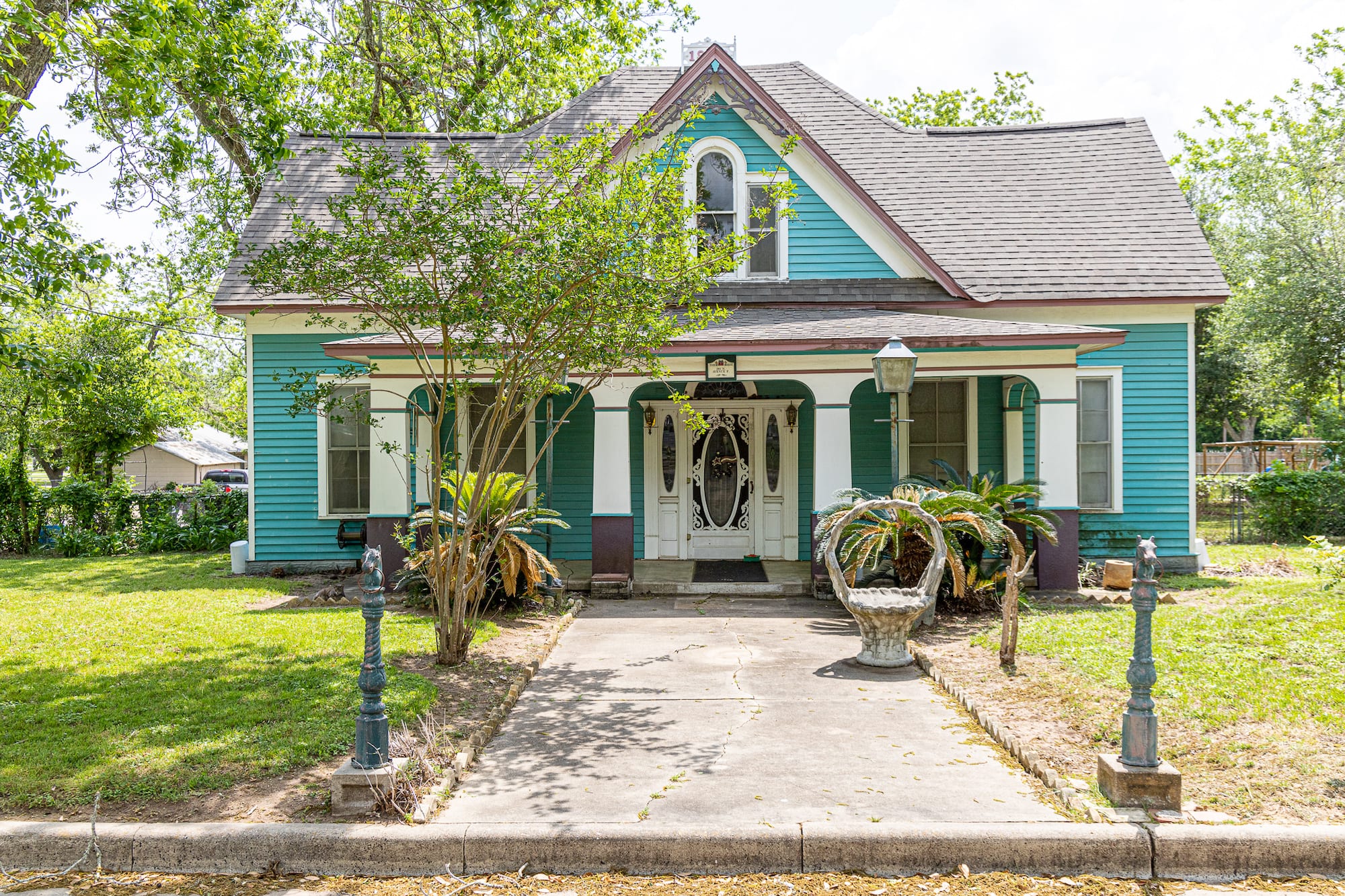 204 Ave F, Shiner TX 77984