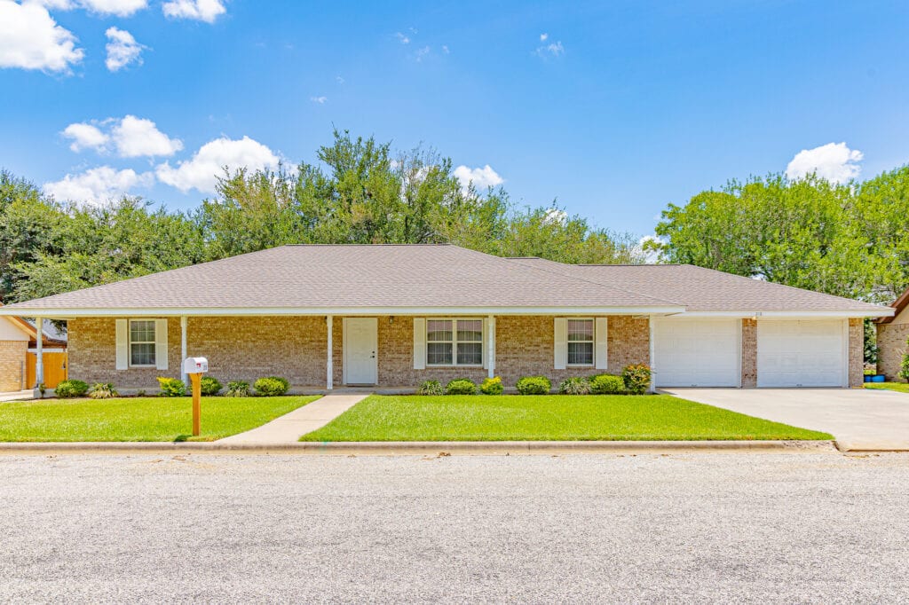 216 Montana Dr., Shiner Texas