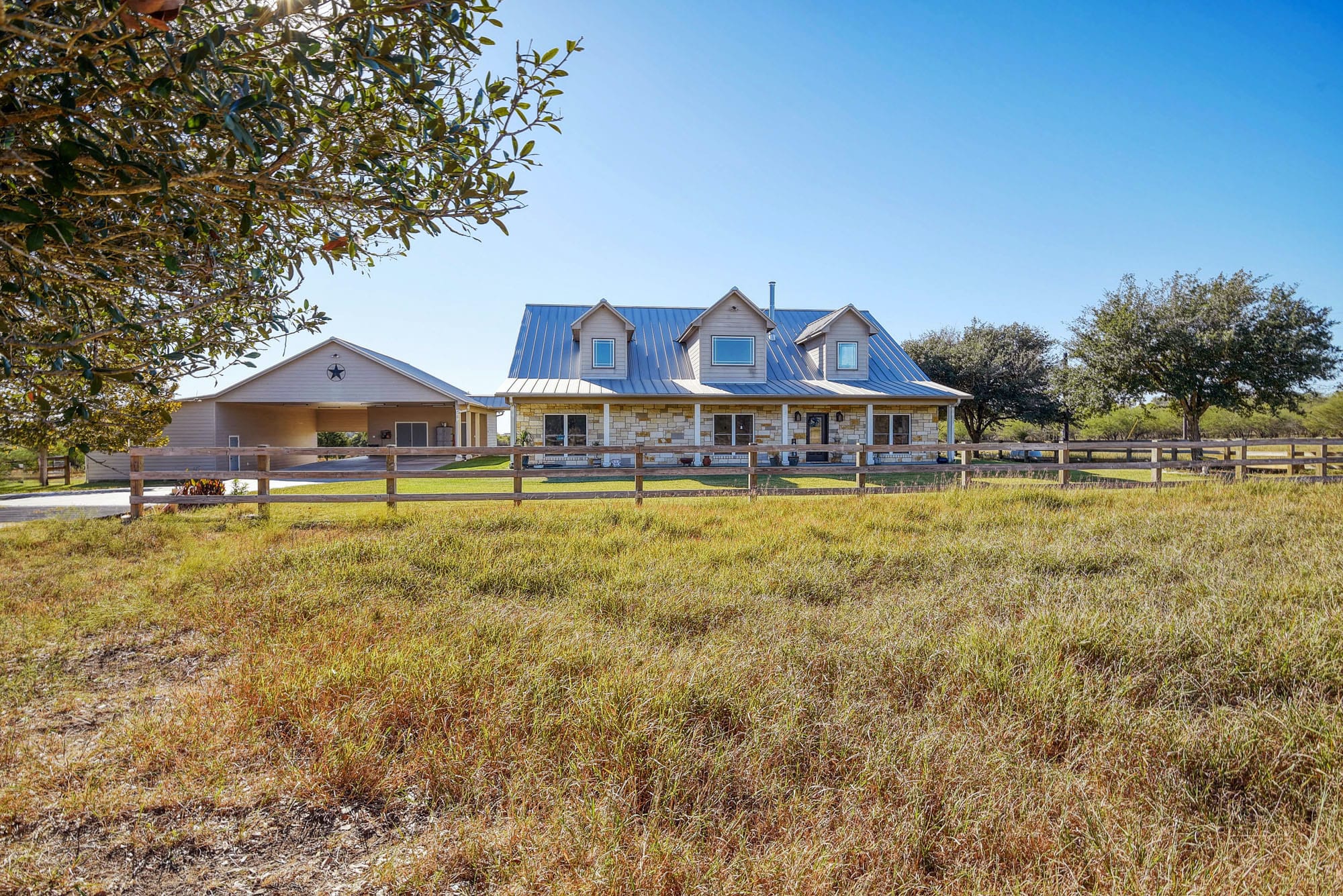321 CR 351a, Shiner Tx