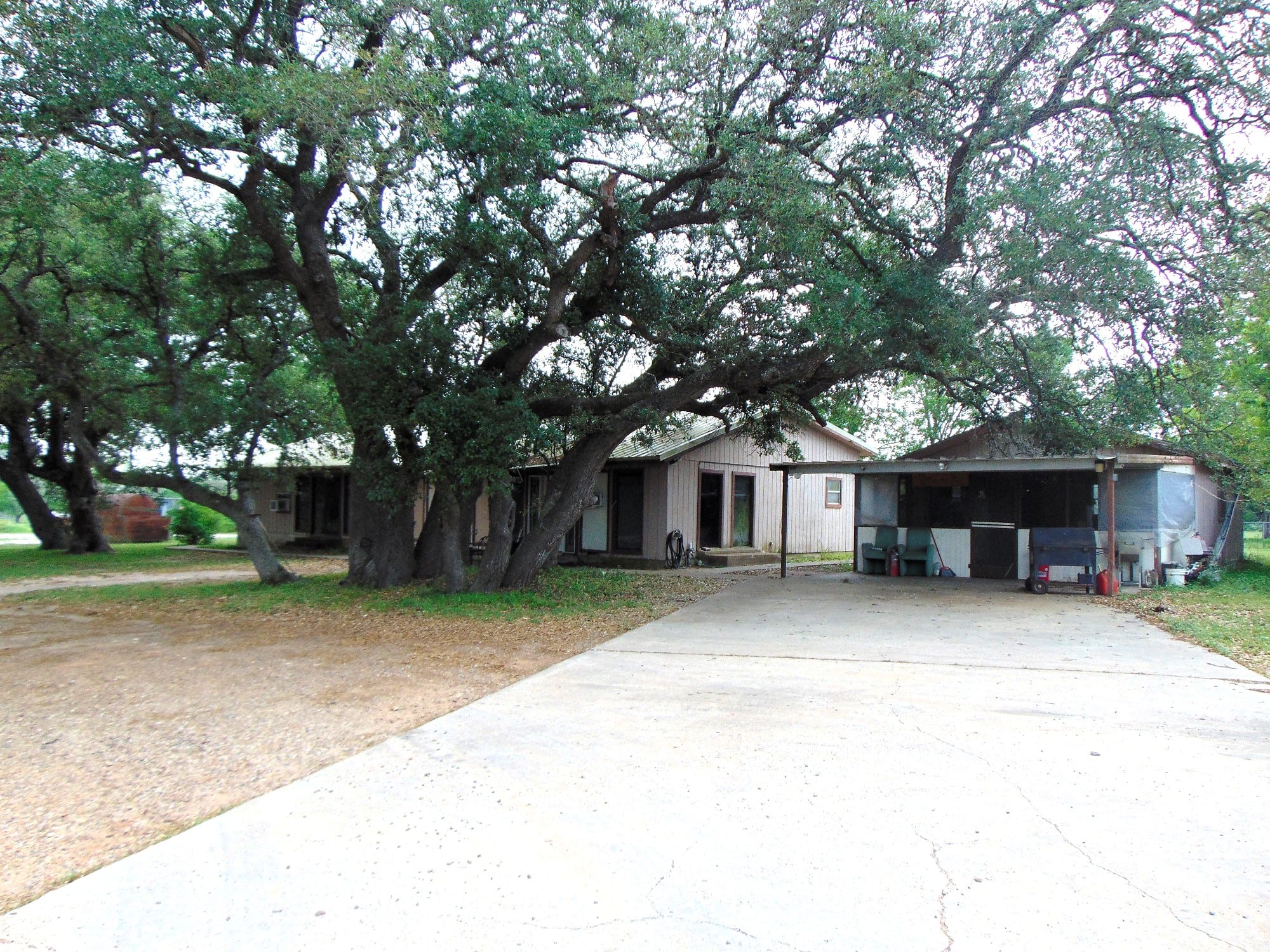 530 N US HWY 77A, Cuero