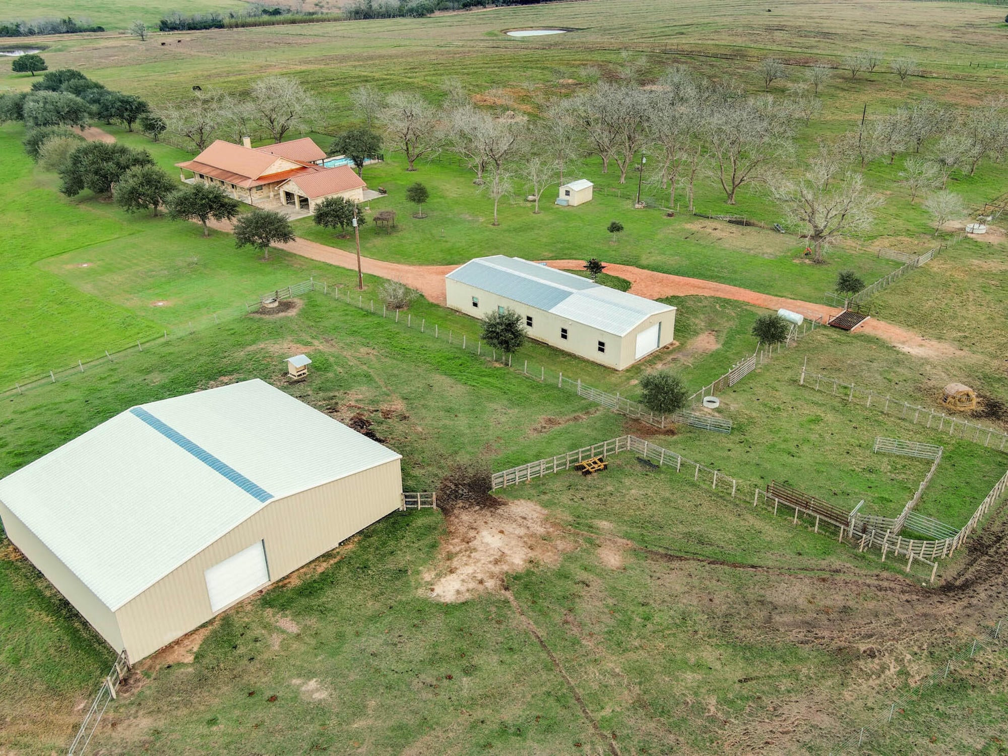 198 CR 310, Yoakum TX — public listing photo 1